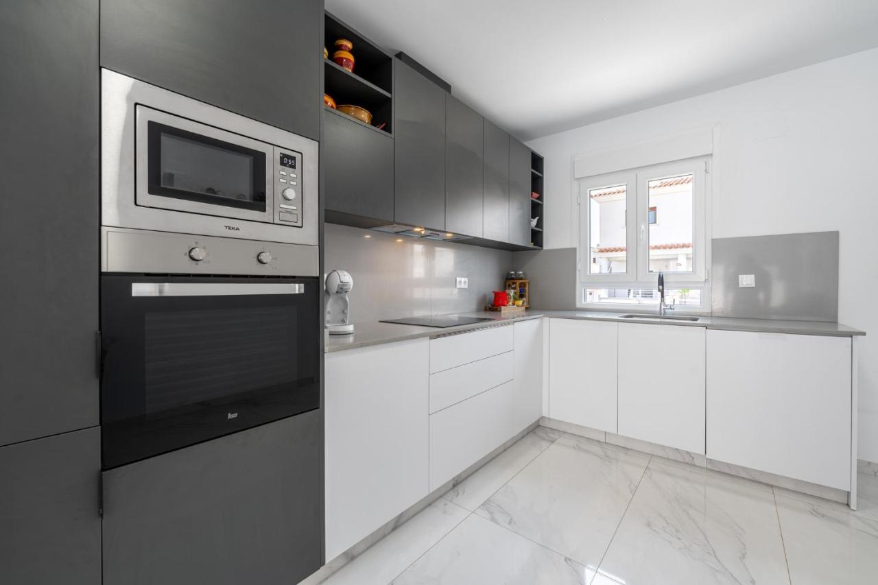 New Villa With Rooftop Terrace And Pool Daya Nueva Exterior foto